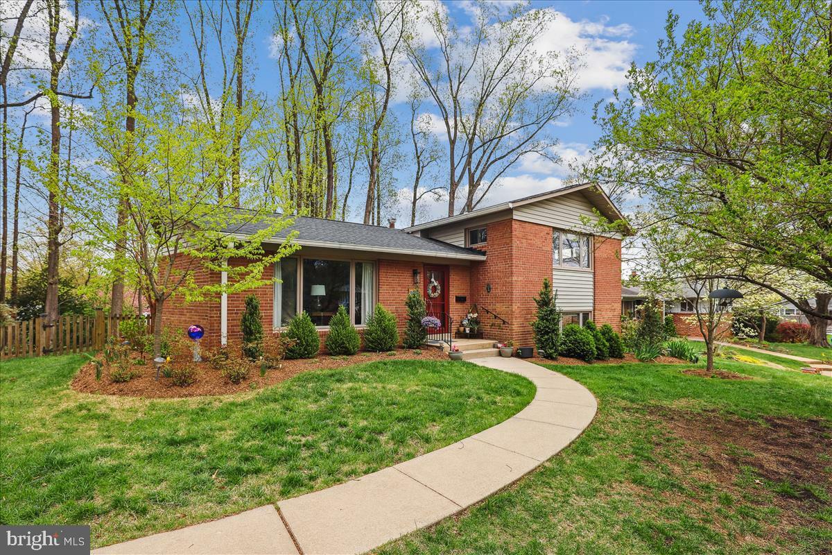 Property Photo: 3413 Slade Court VA 22042