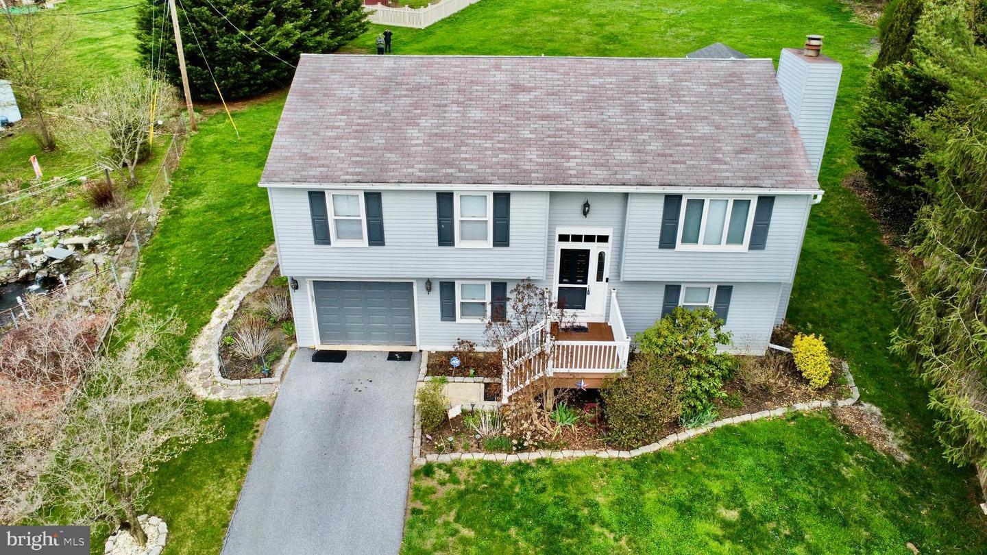 Property Photo: 7 Broad Lawn Circle PA 17603