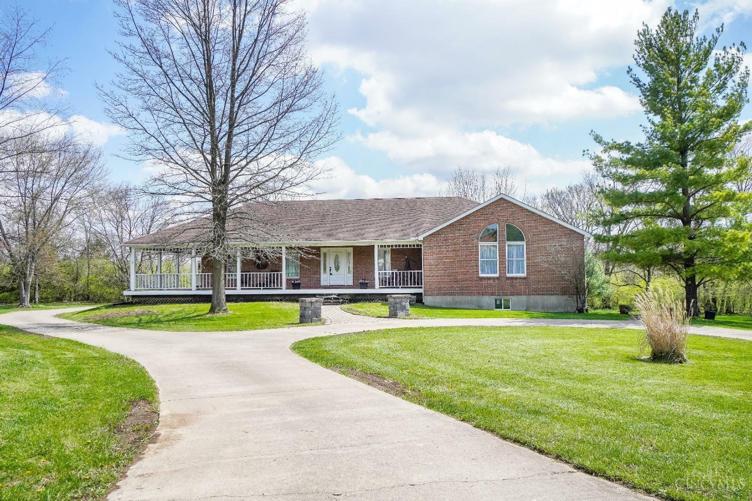 Property Photo: 2530 Oakview Court OH 45036