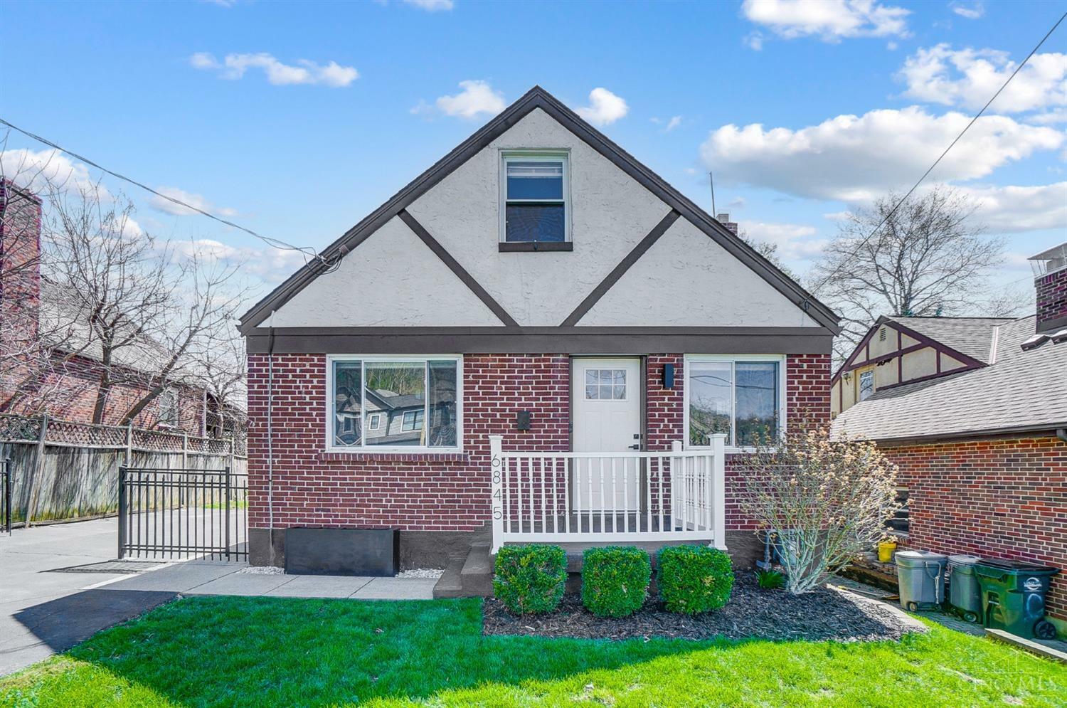 Property Photo: 6845 Vinewood Avenue OH 45227