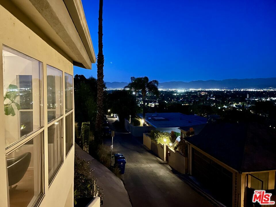 4025 Weslin Ave  Sherman Oaks CA 91423 photo