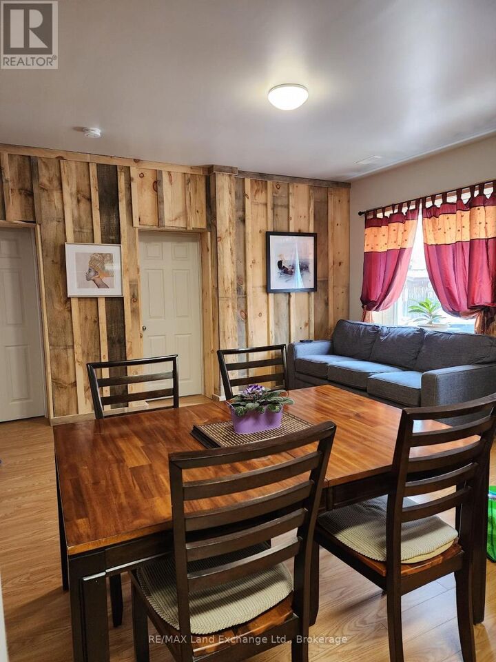 Property Photo:  428 Queen Street South  ON N0G 2N0 