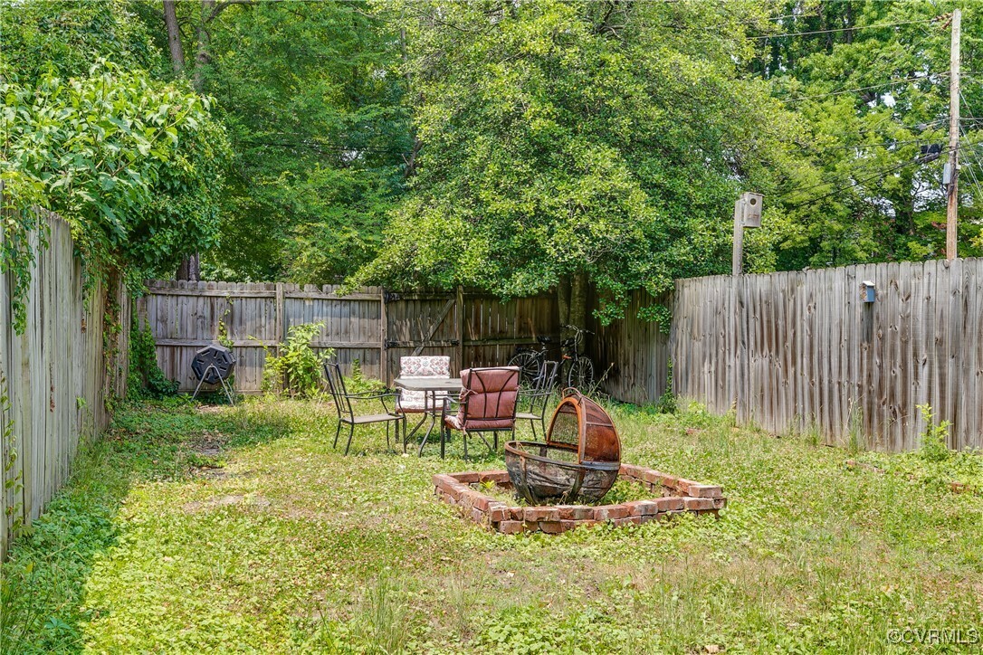 Property Photo: 8 N Colonial Avenue VA 23221