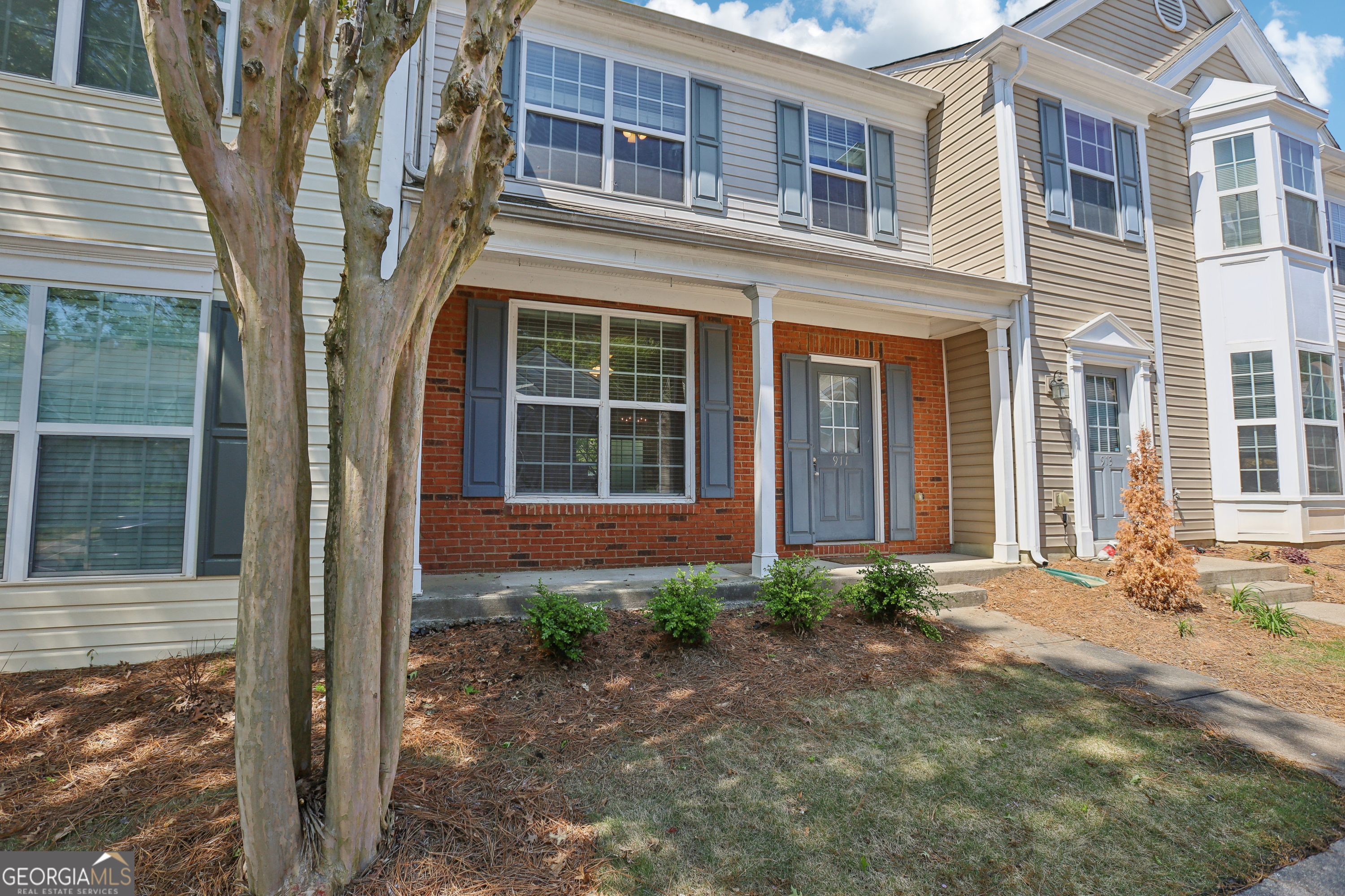Property Photo: 911 Prestwyck Court GA 30004