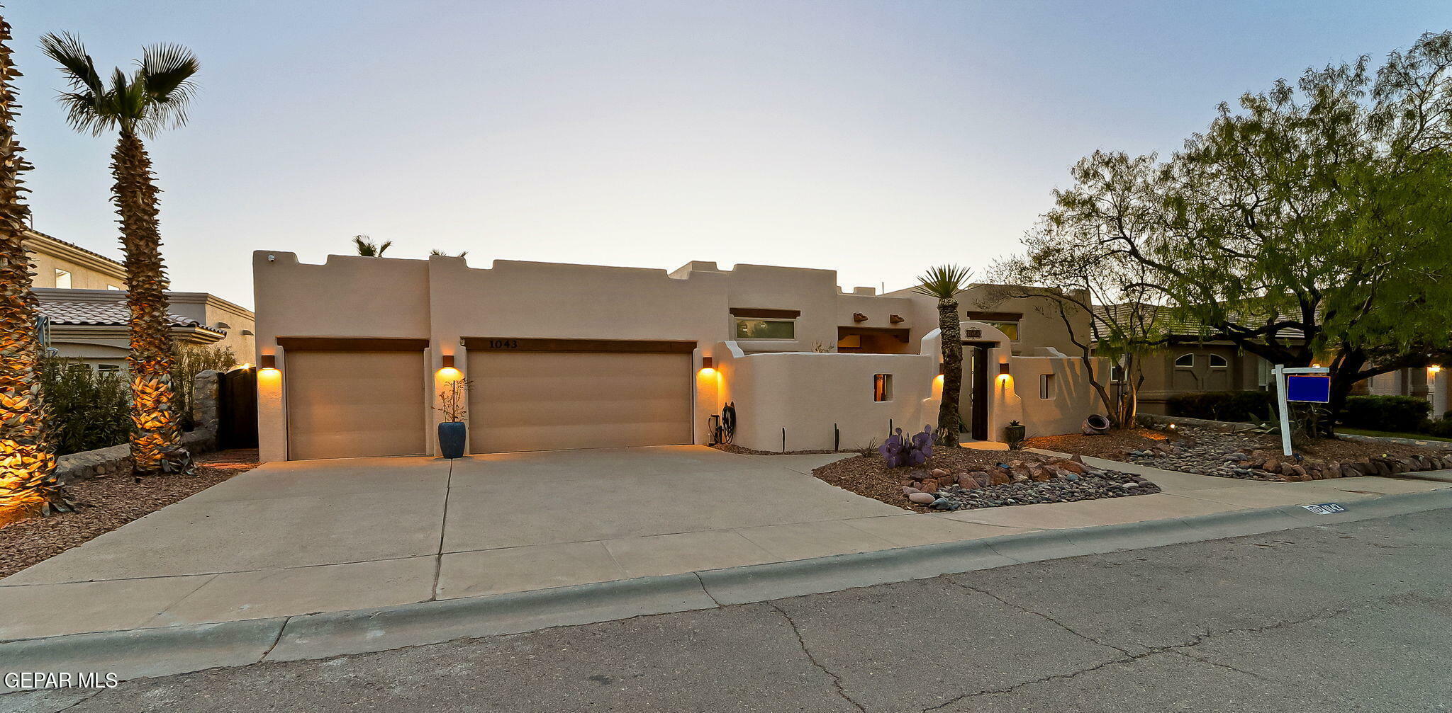 Property Photo: 1043 Calle Flor Place TX 79912