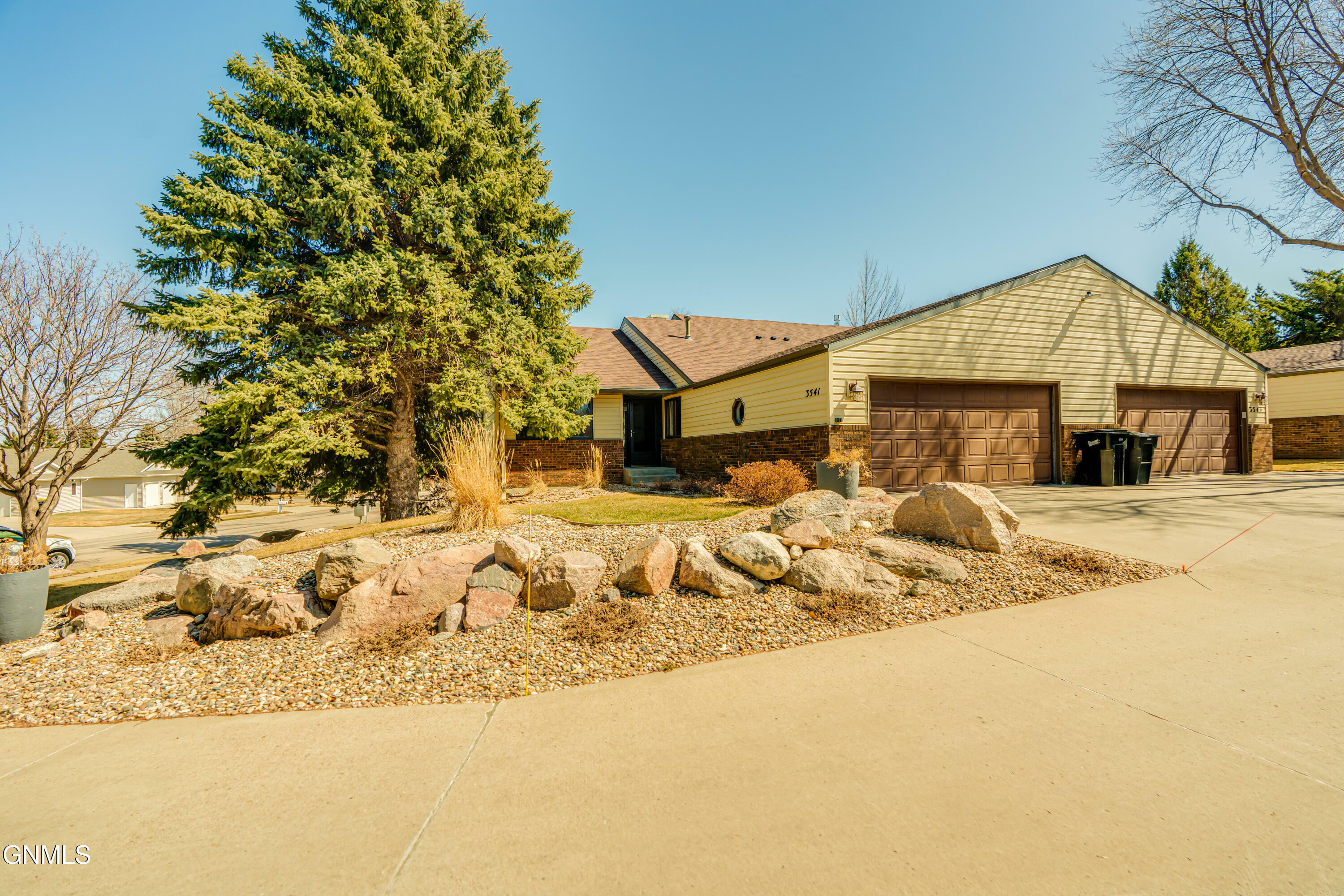 Property Photo: 3541 Montreal Street ND 58503