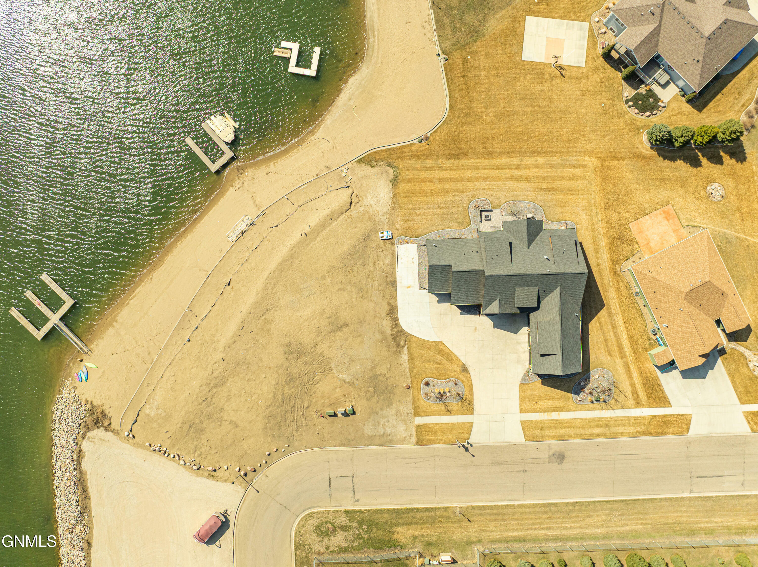 Property Photo: 3804/3808 Lakewood Drive SE ND 58554