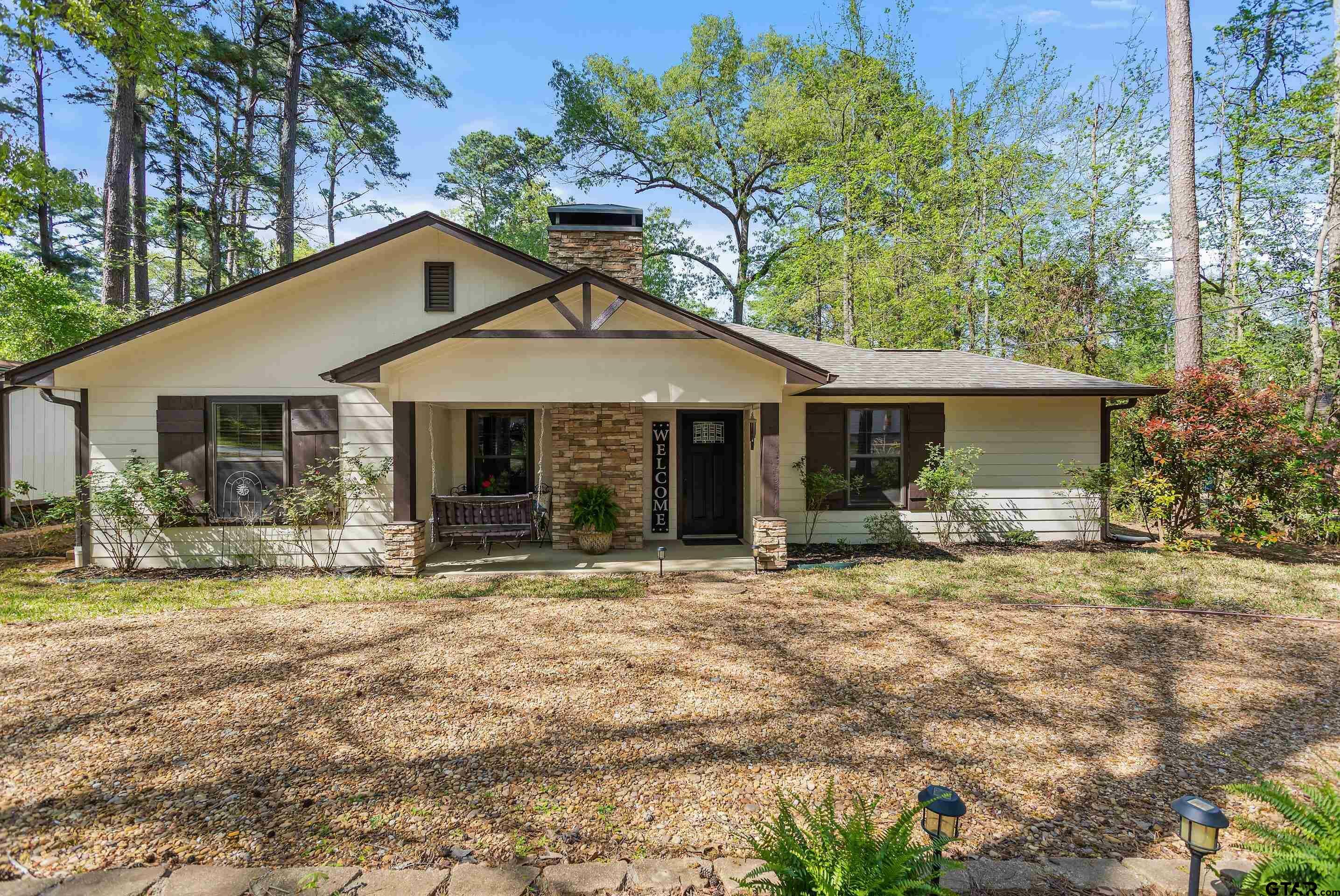 Property Photo: 1625 Pineview Lane TX 75771