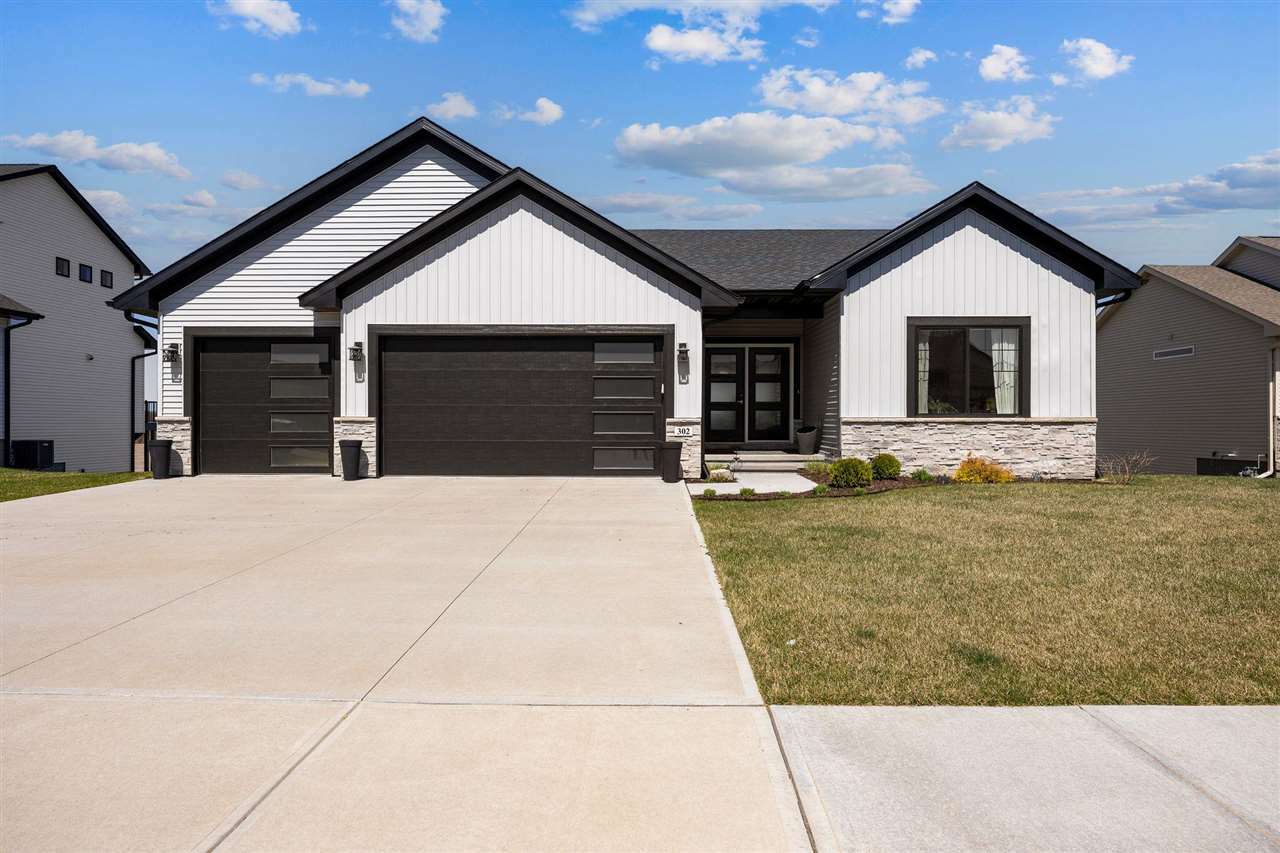 Property Photo: 302 Dogwood Ln IA 52340