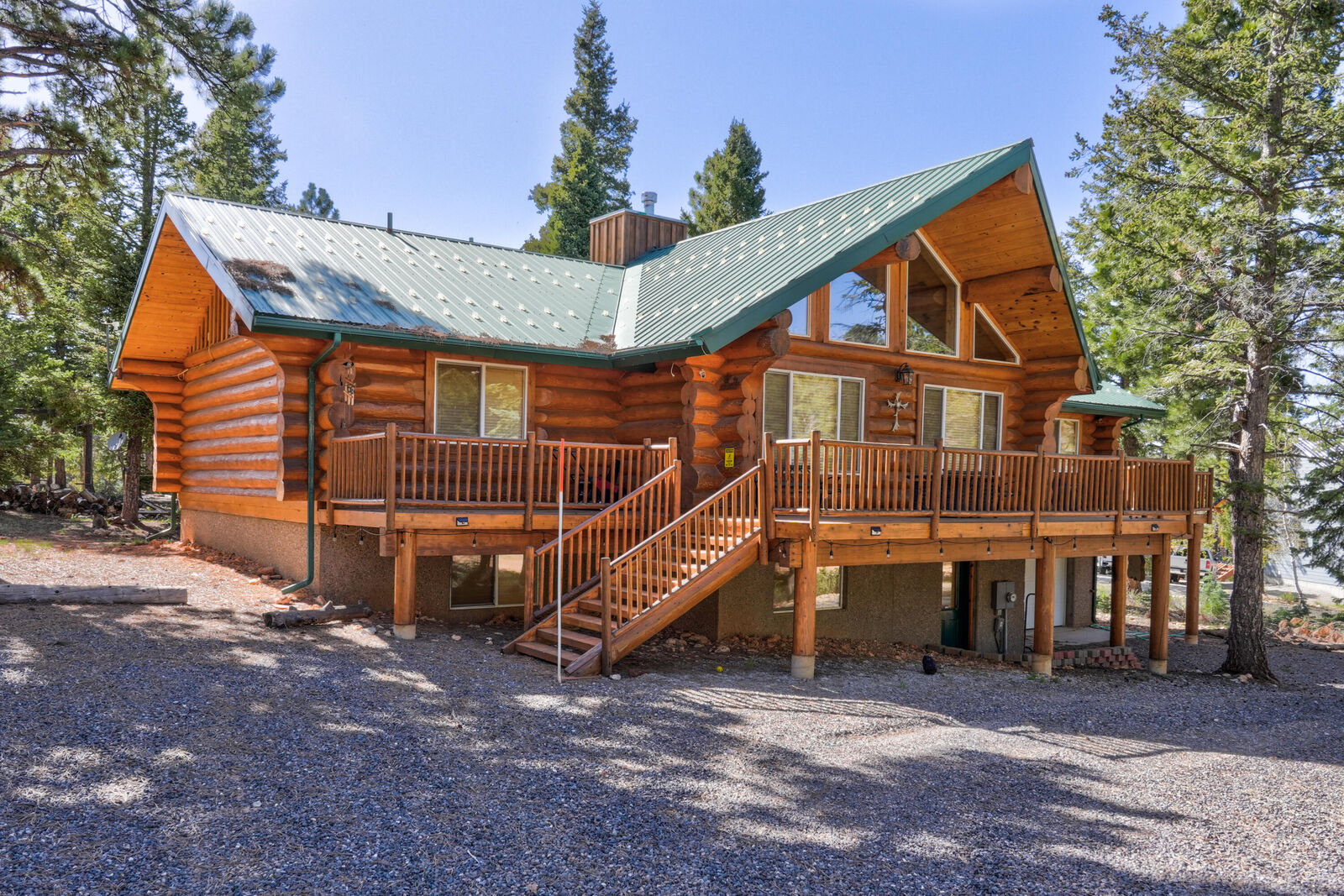 Property Photo: 4055 N Wyatt Earp Ln UT 84762