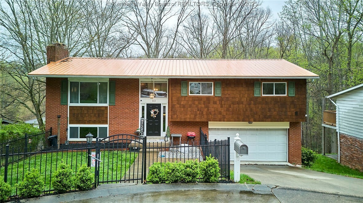 Property Photo: 113 Stratford Place WV 25303