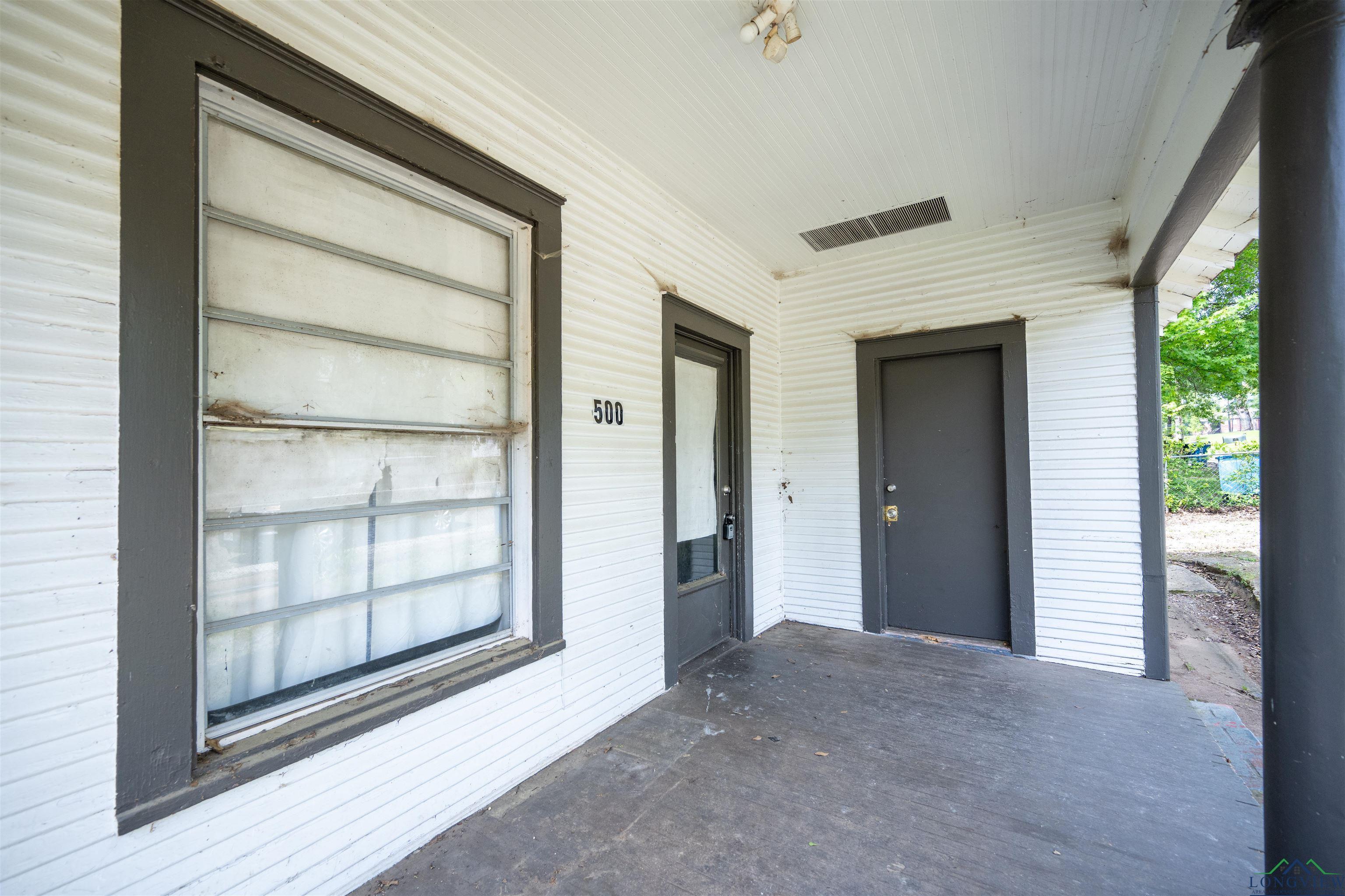 Property Photo: 500 Hawley TX 75670
