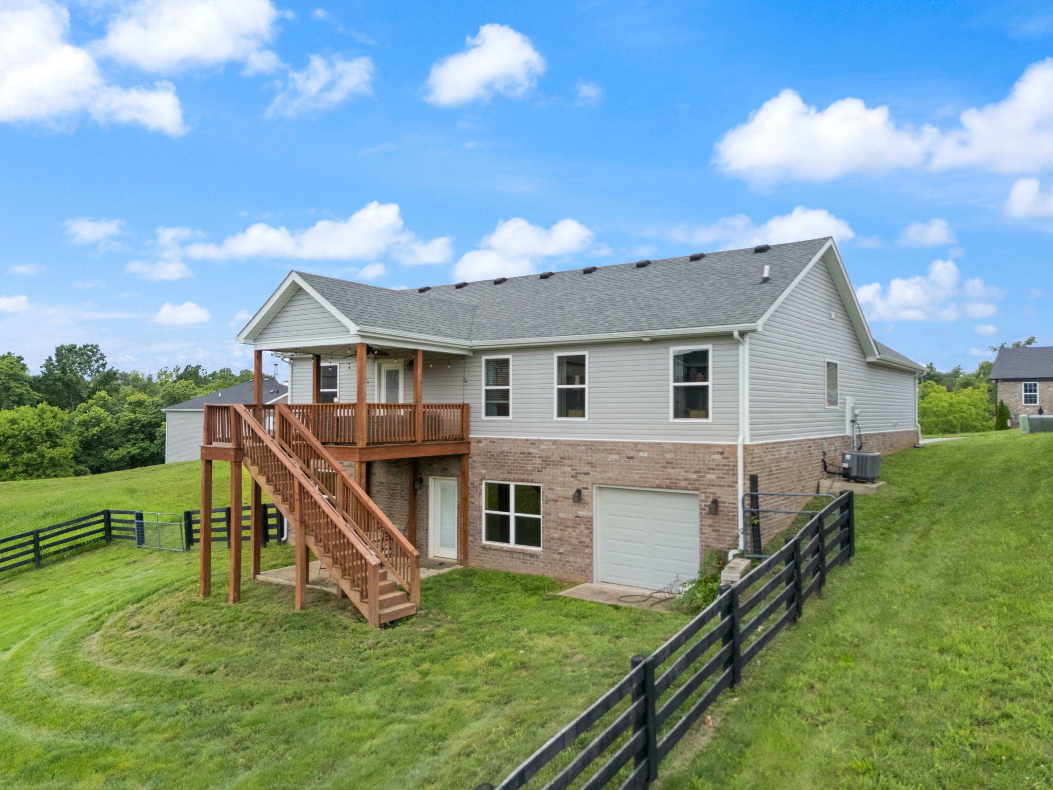 Property Photo: 1041 Melbourne Way KY 40475