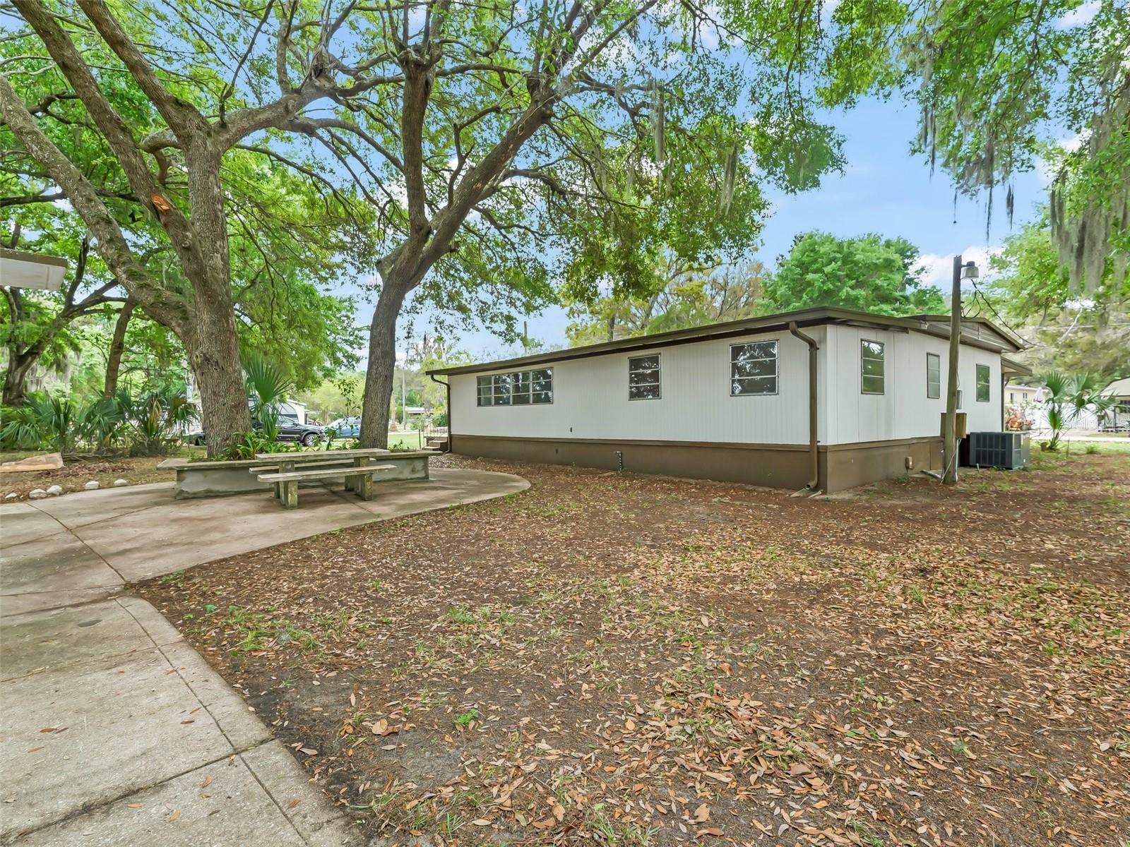 Property Photo: 16065 SE 99th Terrace FL 34491