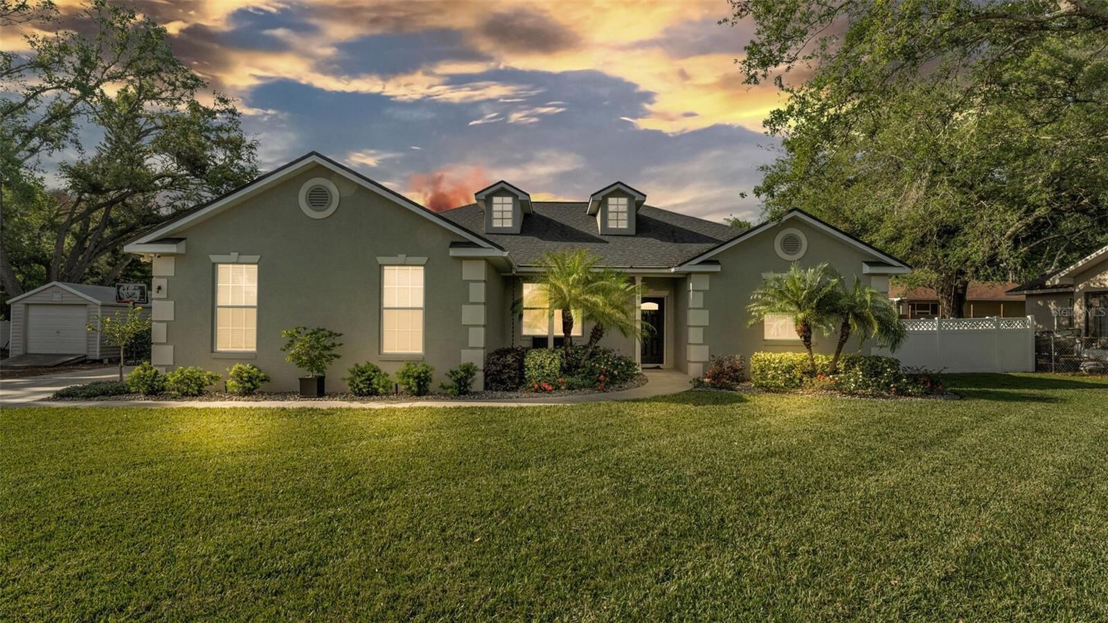 Property Photo: 660 W Cummings Street FL 33850
