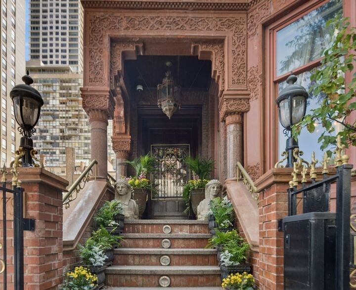 79 E Cedar Street  Chicago IL 60611 photo