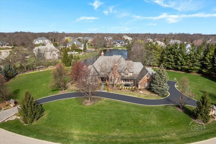 Property Photo:  36W442 Hunters Gate Road  IL 60175 
