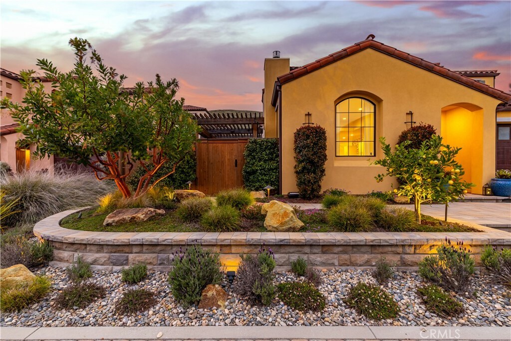Property Photo:  324 Tresana Lane  CA 93401 
