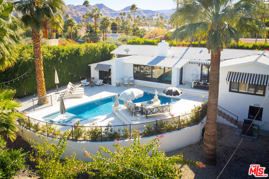 Property Photo: 148 W Camino Descanso CA 92264