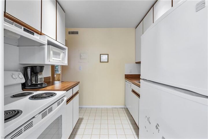 Property Photo:  676 12th Ave S 676  FL 34102 