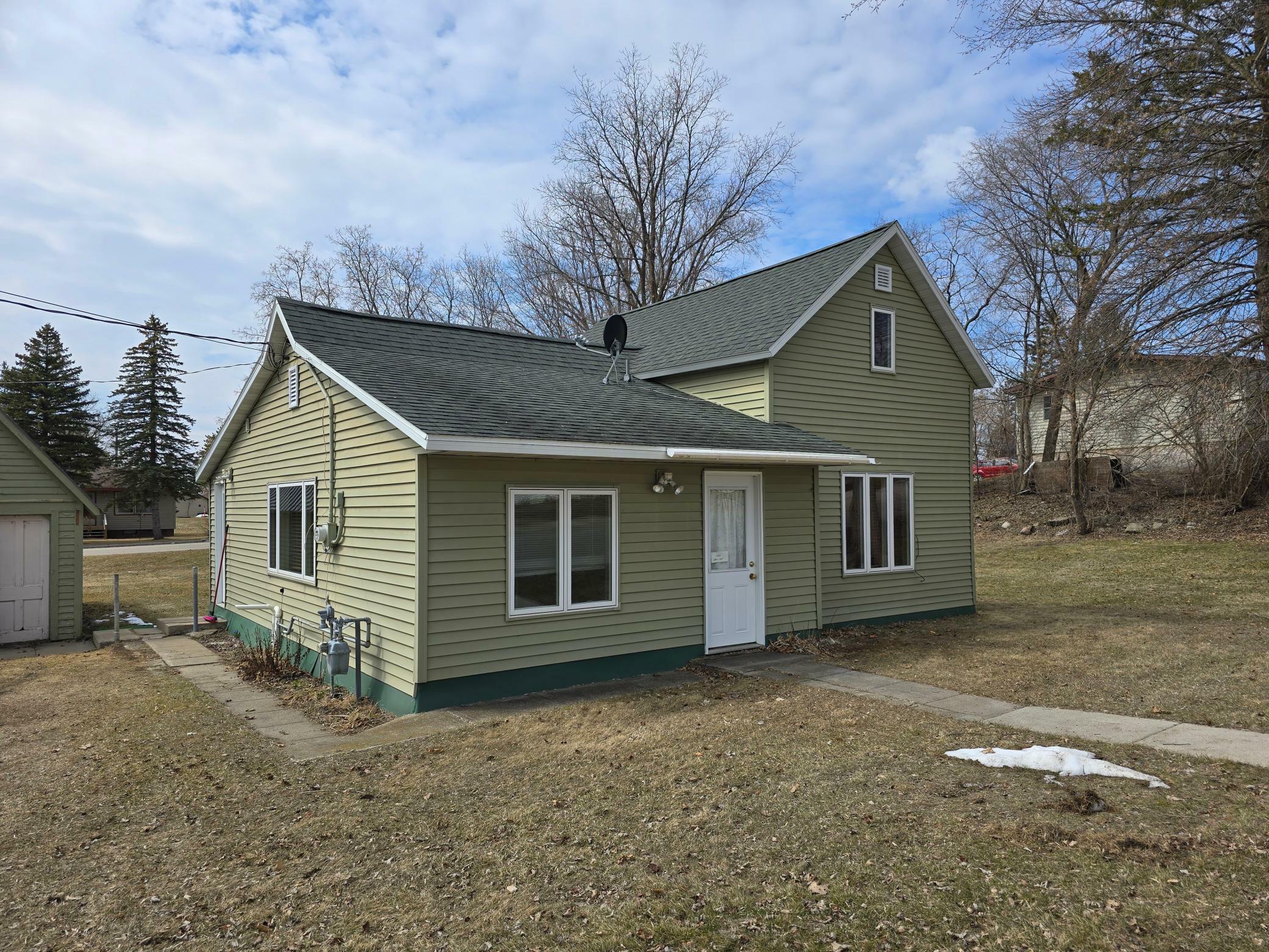 Property Photo: 112 E Oak Avenue MN 56544