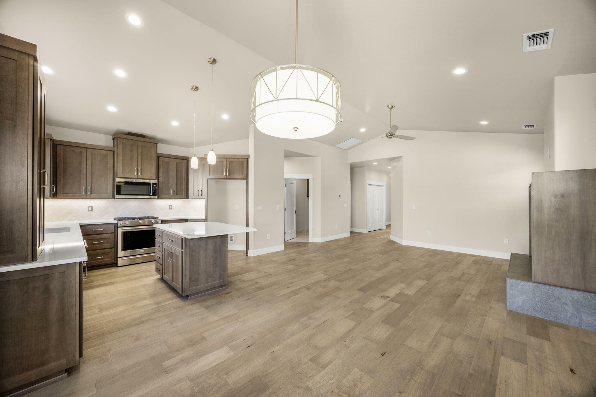 Property Photo: 3915 Colorado Drive OR 97504