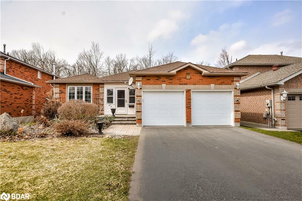 Property Photo: 22 Osprey Ridge Road ON L4M 6P2