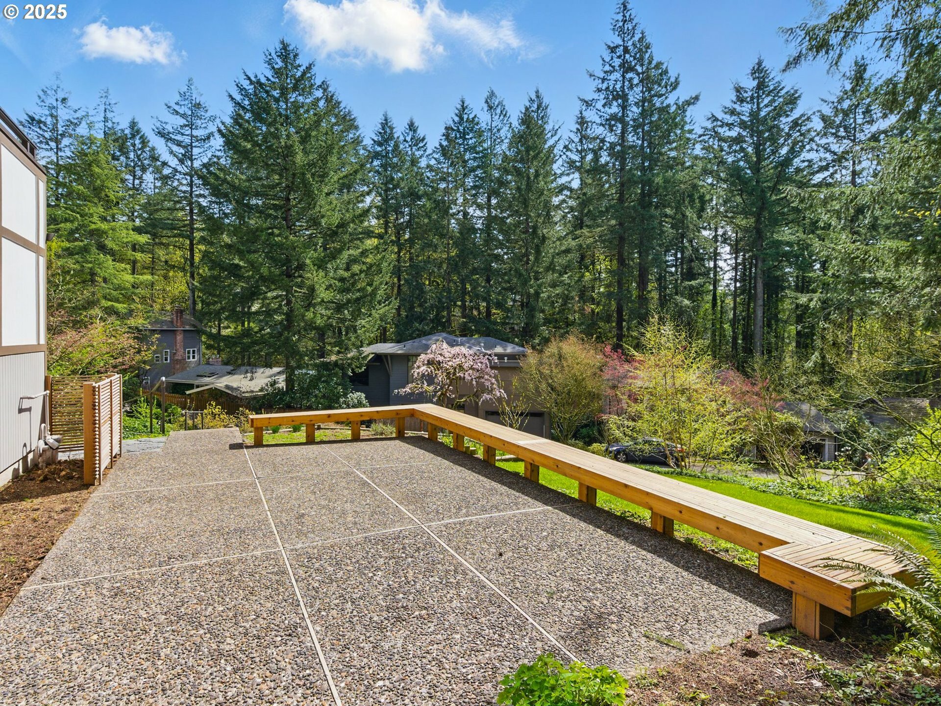 Property Photo: 1325 SW Upland Dr OR 97221