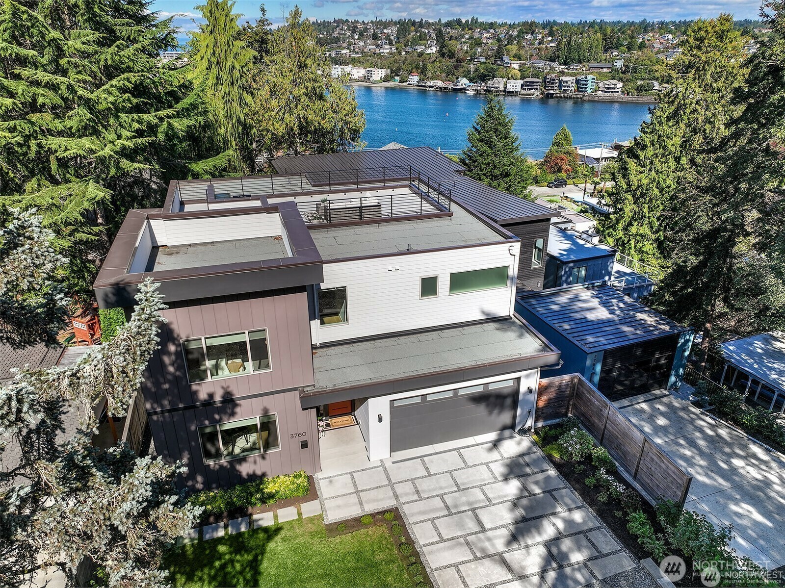 Property Photo: 3760 W Lawton Street WA 98199
