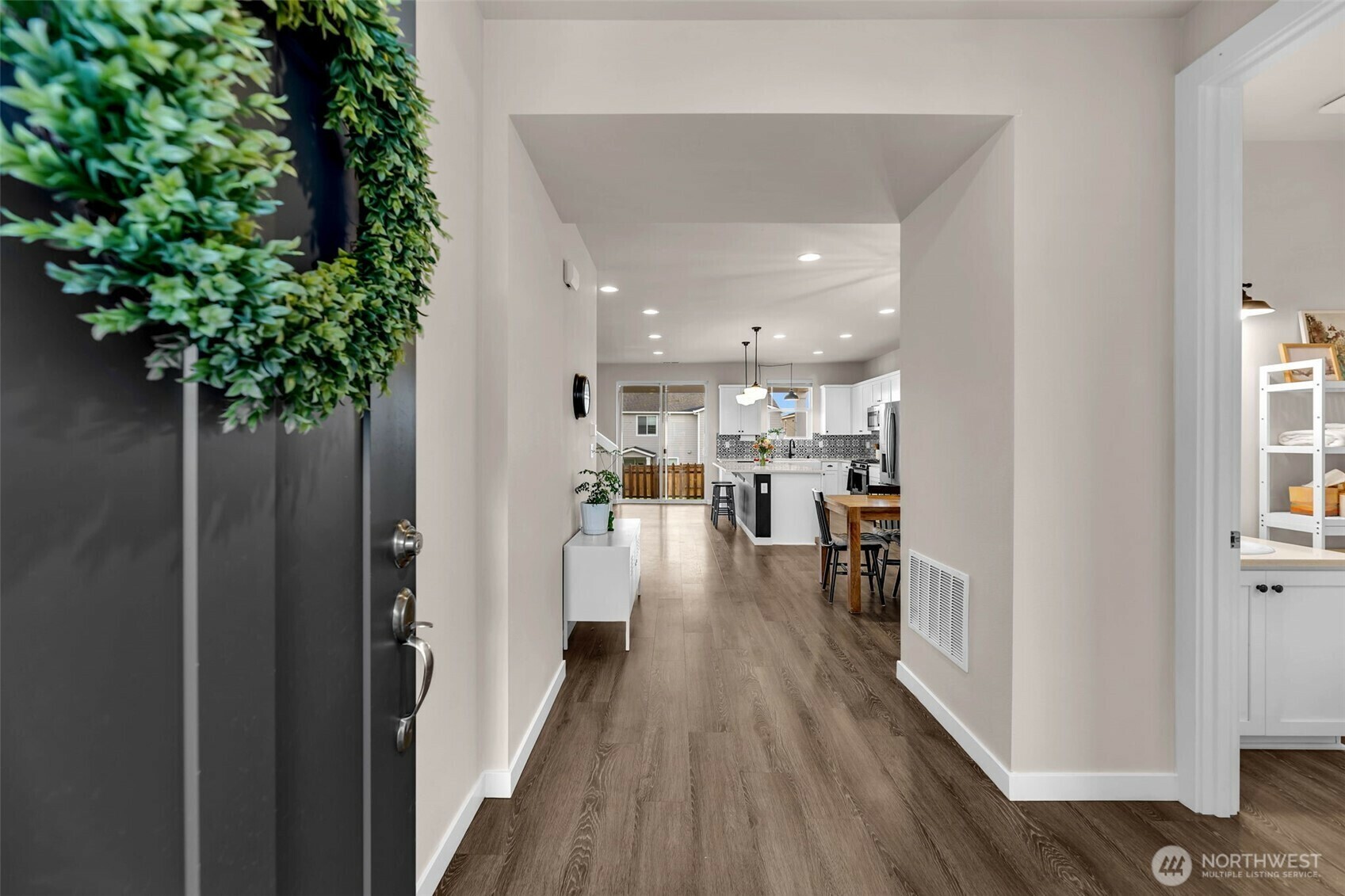 Property Photo: 3119 N McCanta Way WA 98642