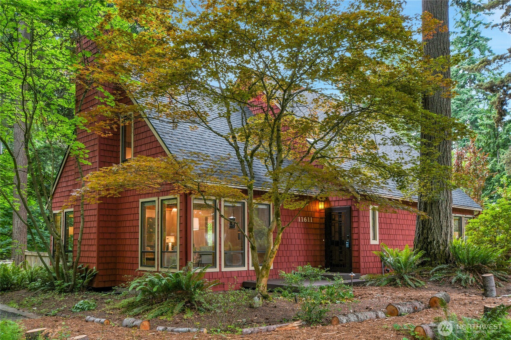 11611  73rd Place NE  Kirkland WA 98034 photo