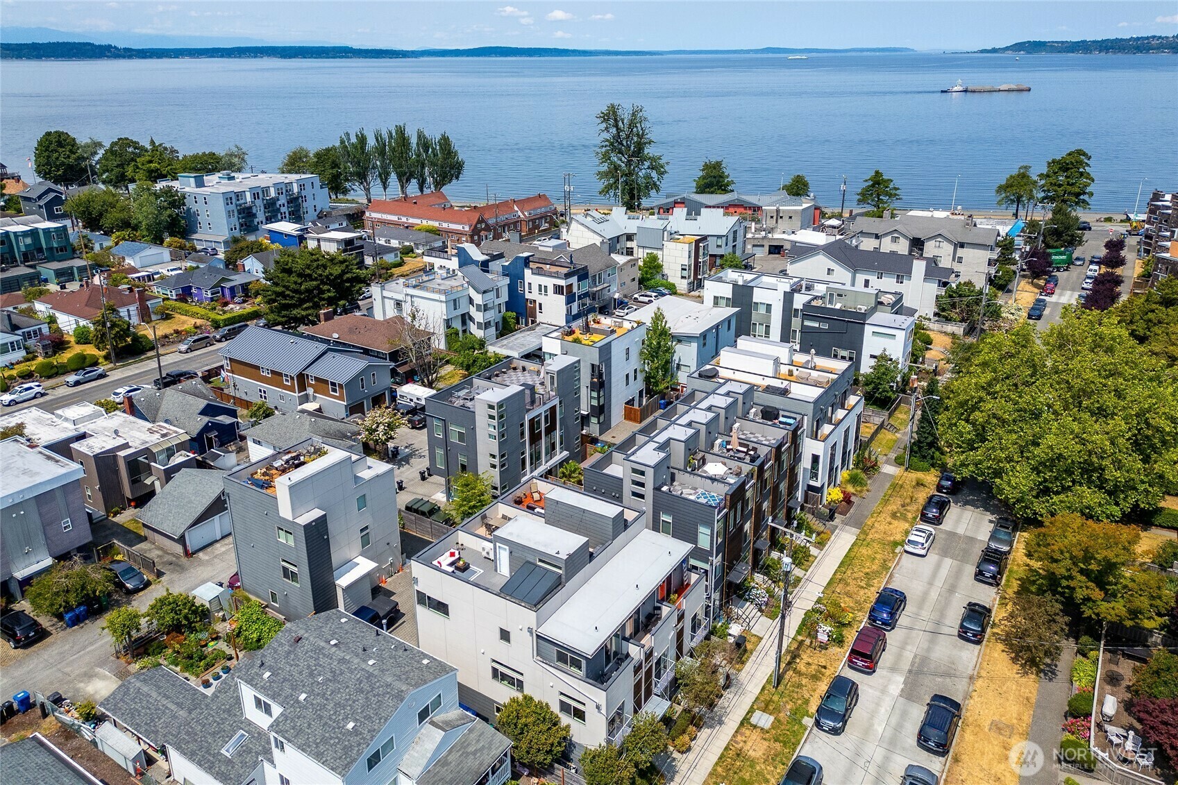 Property Photo: 3027 62 Avenue SW WA 98116