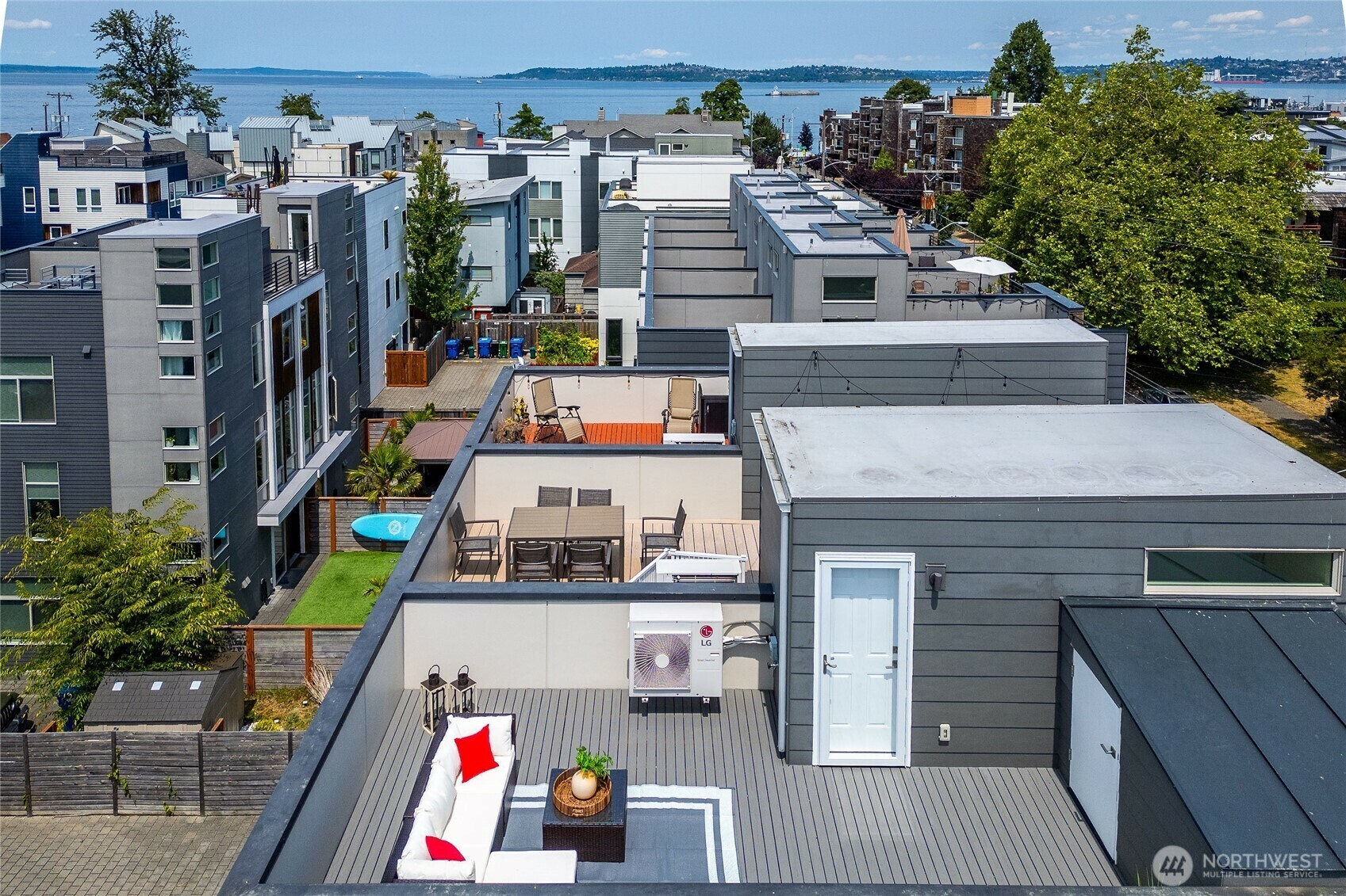 Property Photo:  3027  62 Avenue SW  WA 98116 