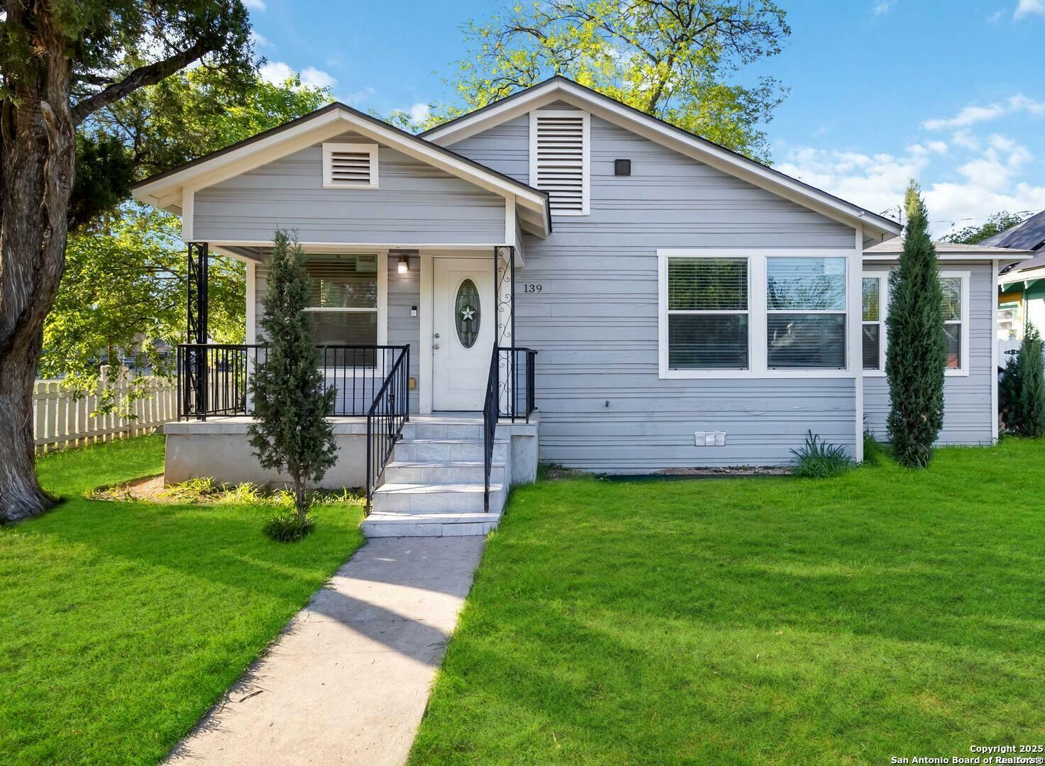 Property Photo: 139 Hansford St TX 78210
