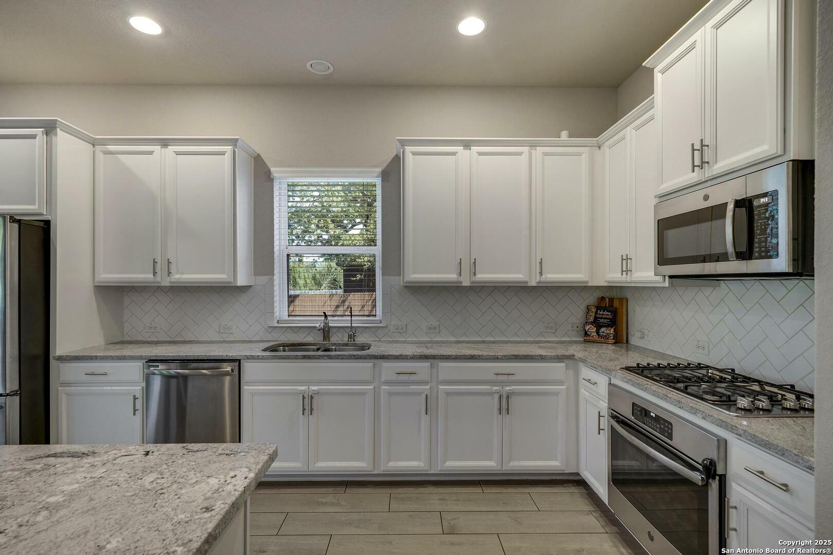 Property Photo: 25772 Two Spgs TX 78255