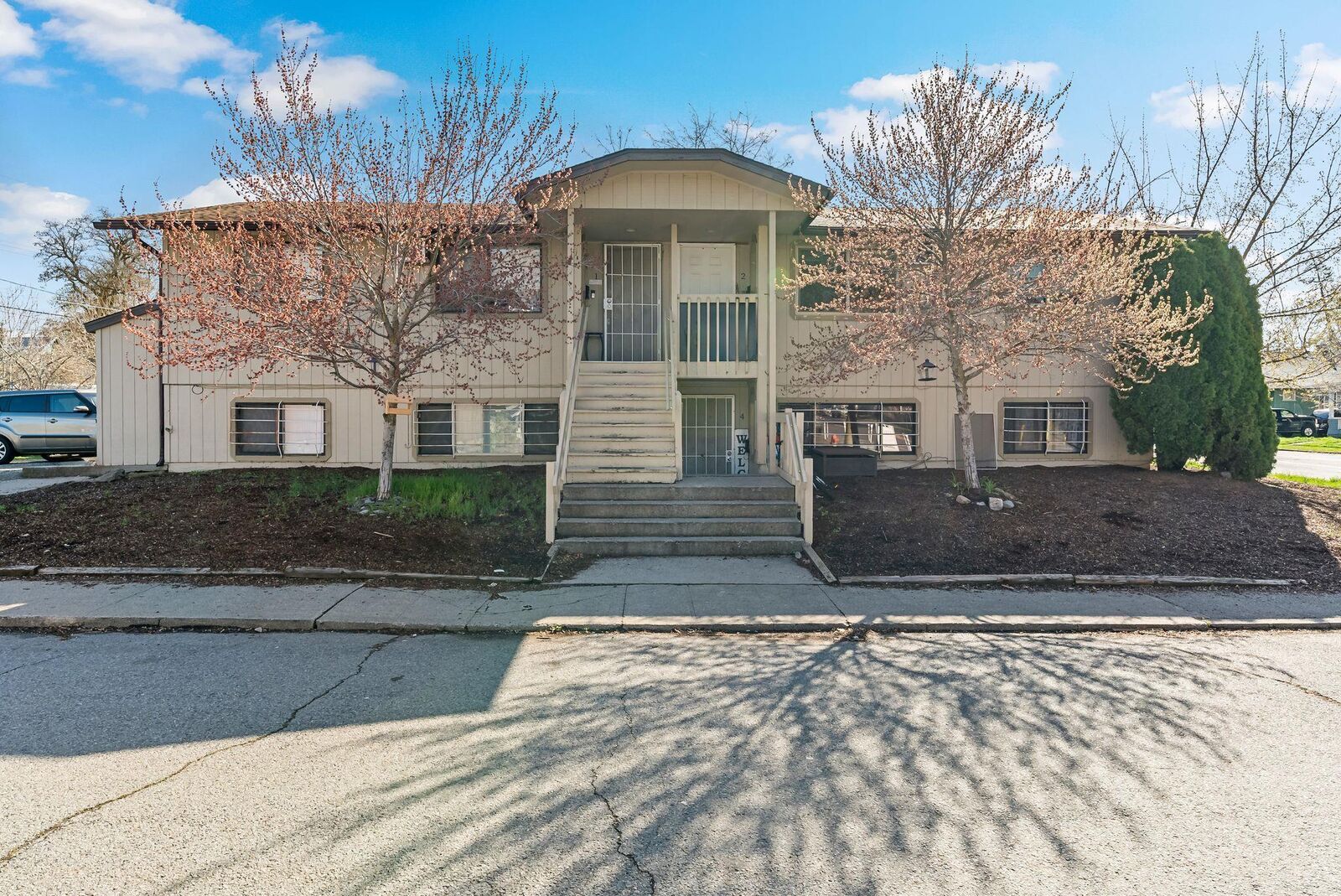 Property Photo: 2028 W Broadway Ave WA 99201