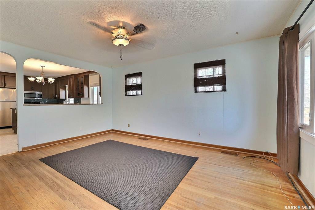 Property Photo: 211 Broadway Avenue SK S4N 1B4