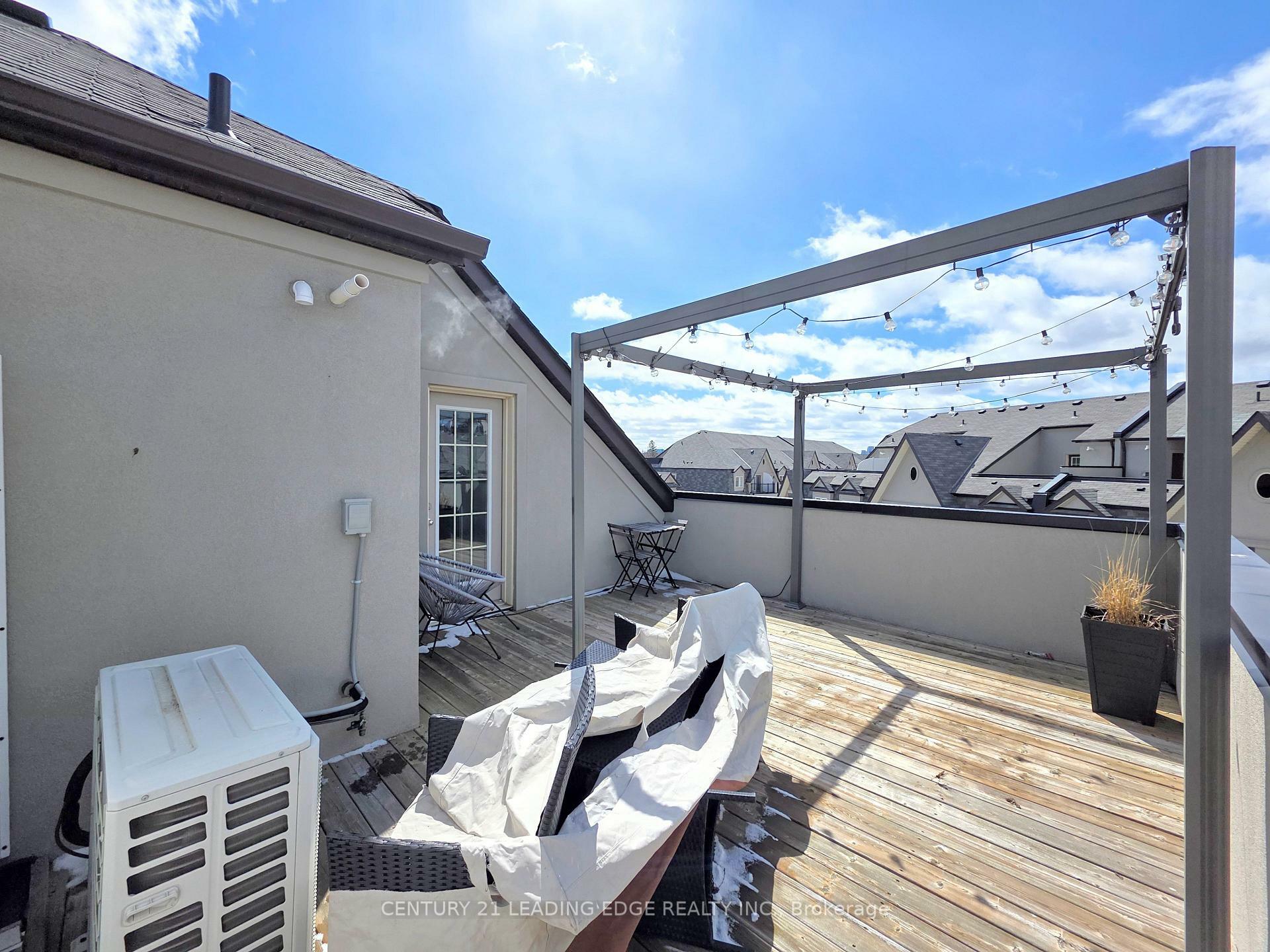 Property Photo: 8 Eaton Park Lane 20 ON M1W 0A5
