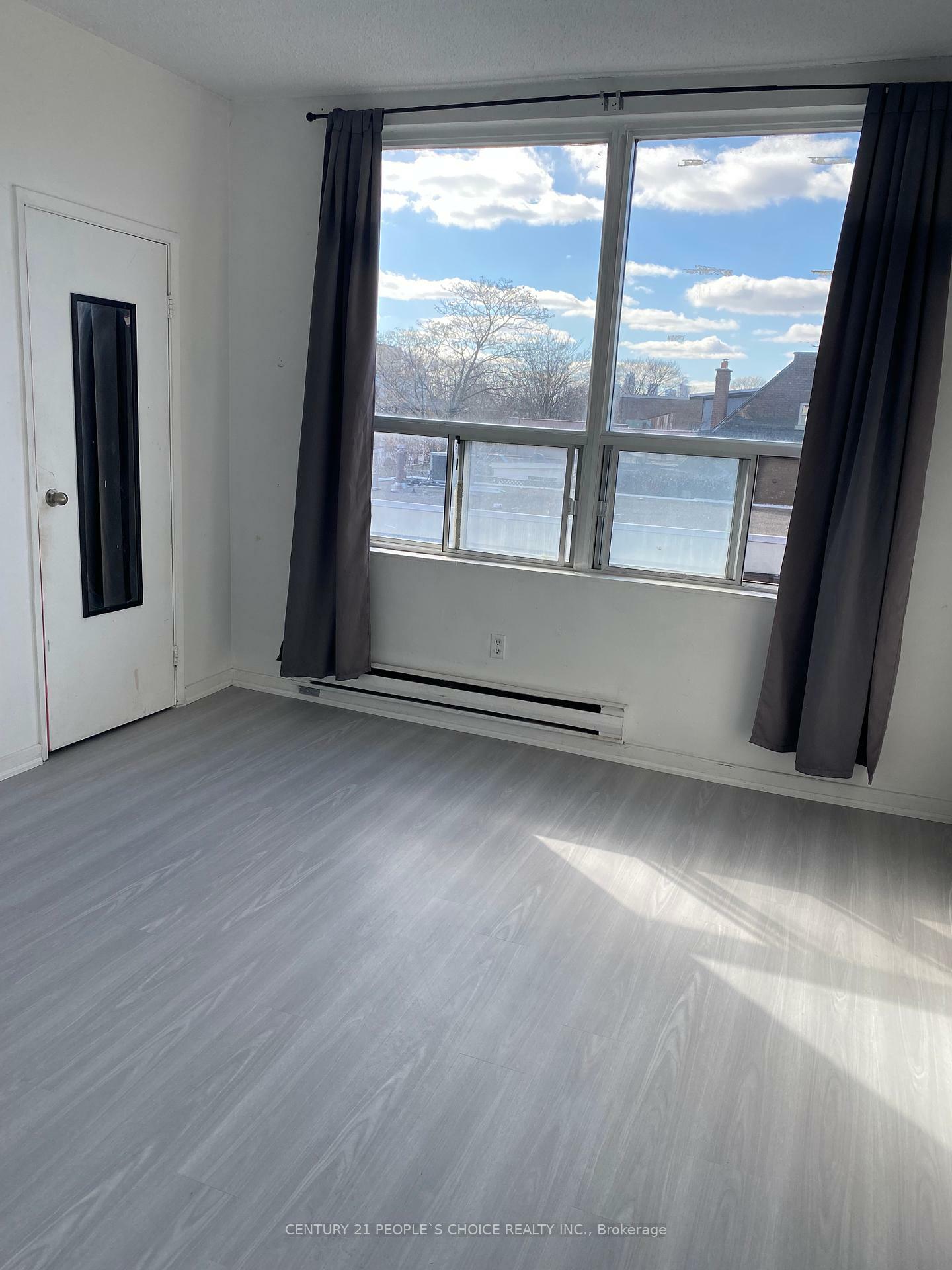 Property Photo: 223 Jameson Avenue 202 ON M6K 2Y7