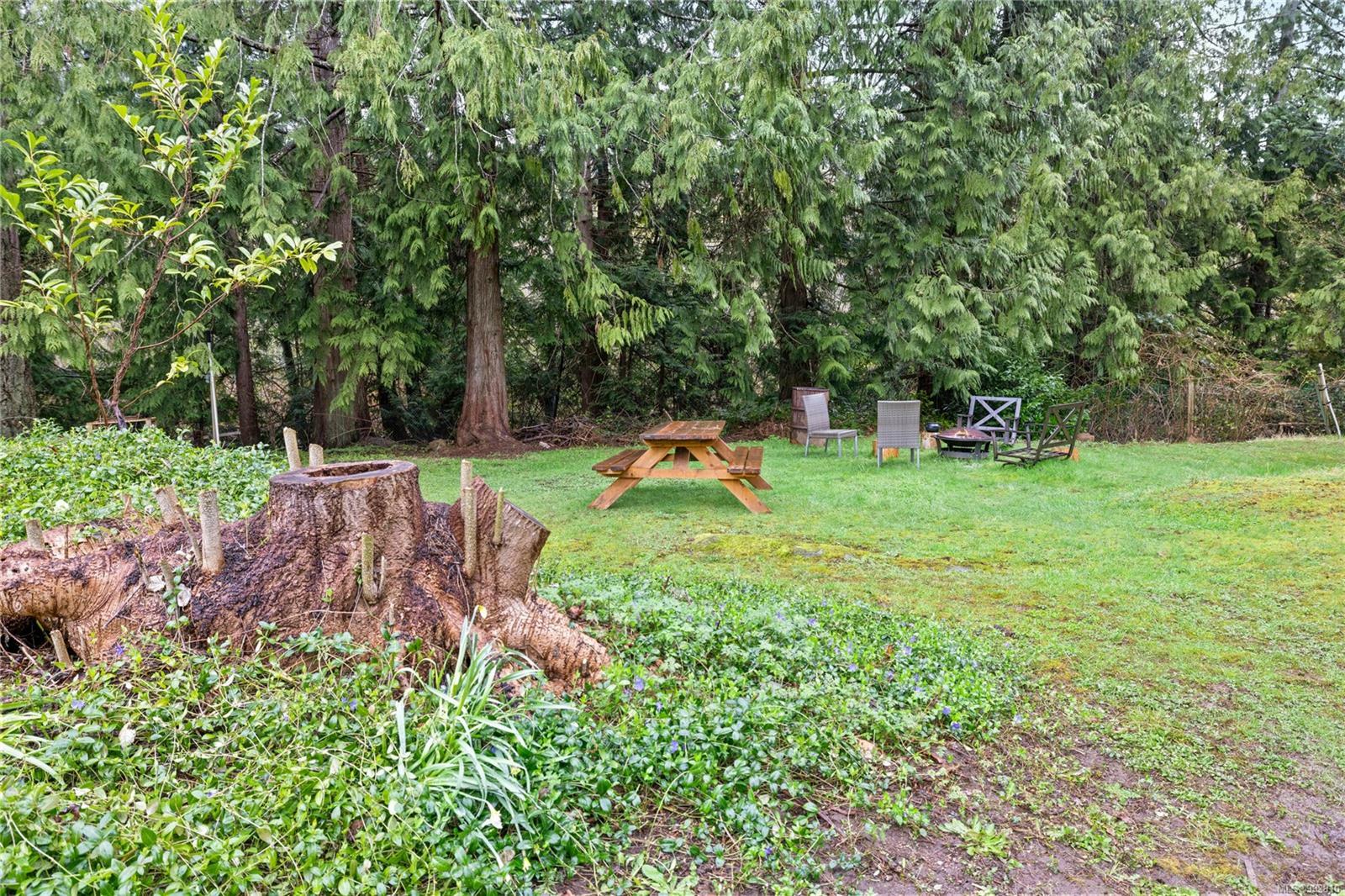 Property Photo: 6650 Green Acres Way BC V9T 5R9