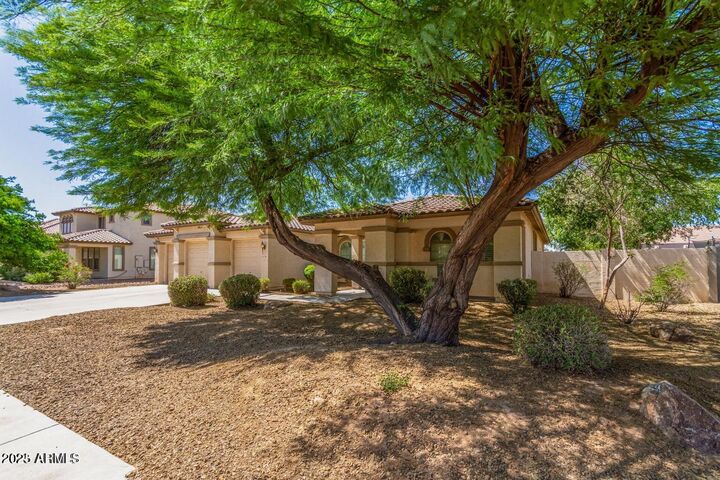 Property Photo:  5216 W Siesta Way  AZ 85339 