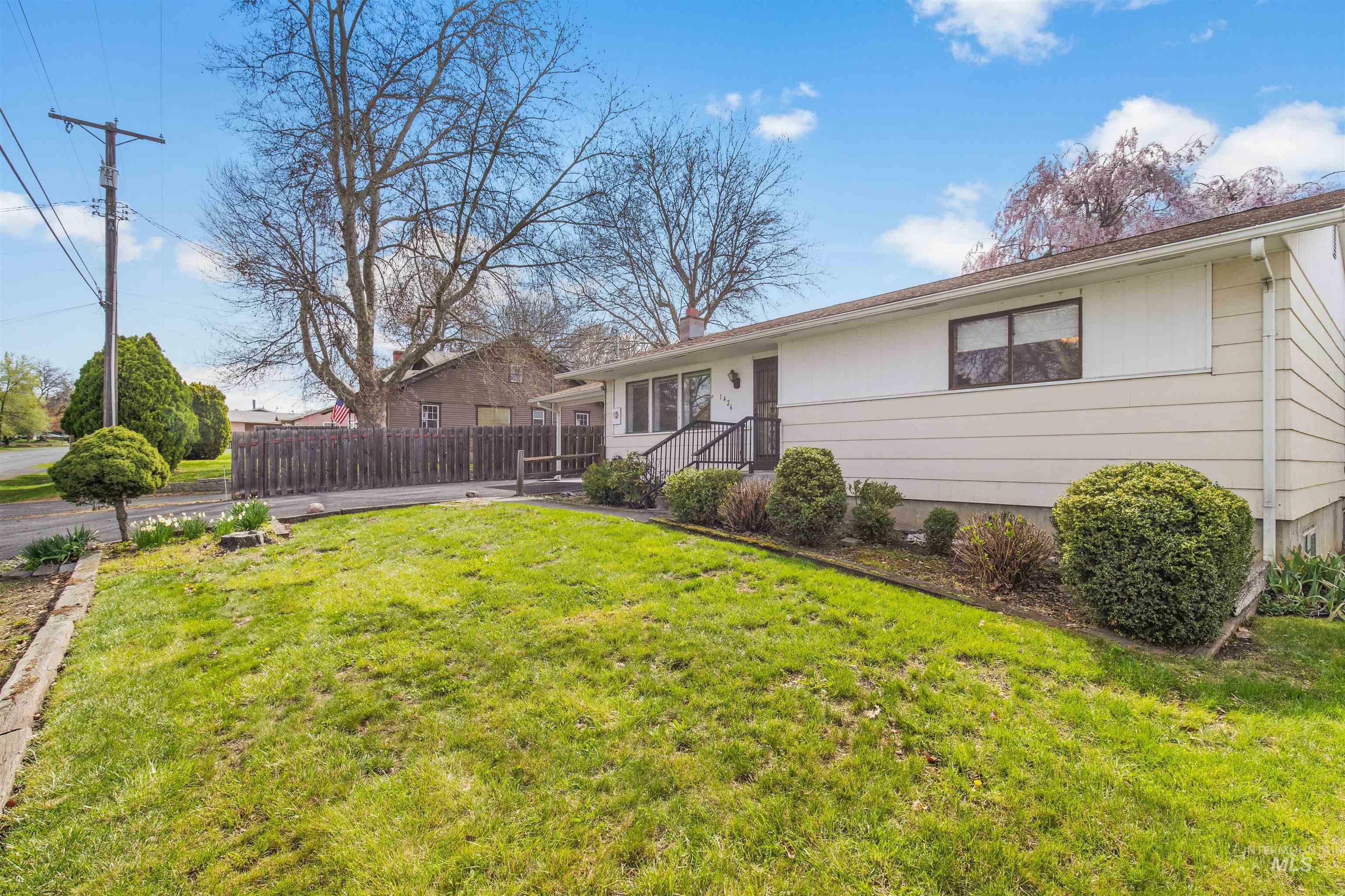 Property Photo: 1426 Powers Ave ID 83501
