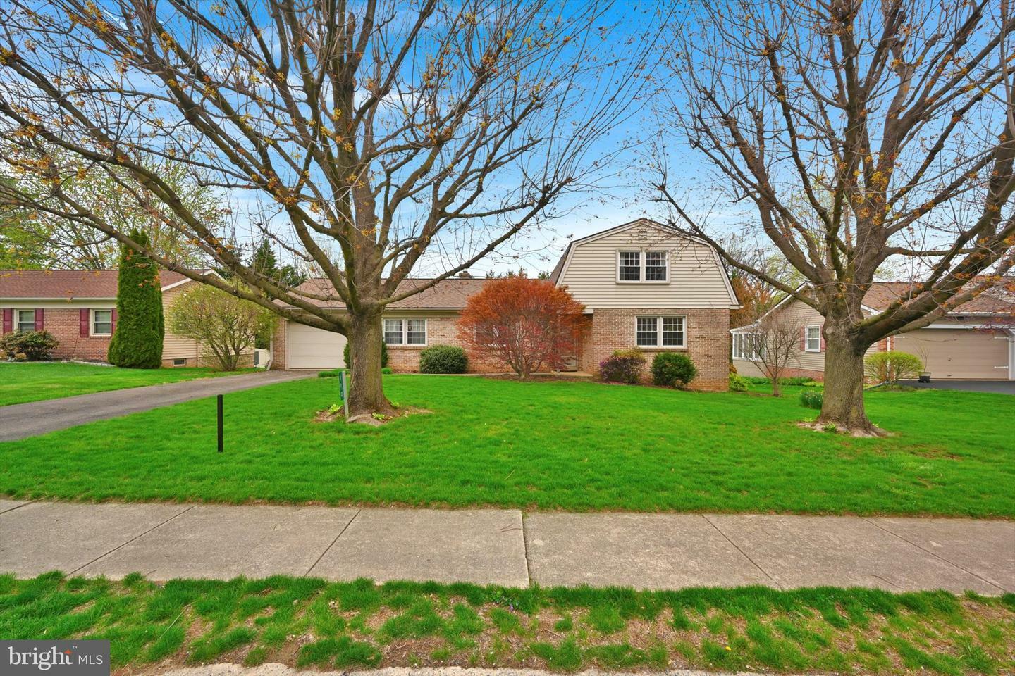 Property Photo: 110 Pleasant View Drive PA 17579