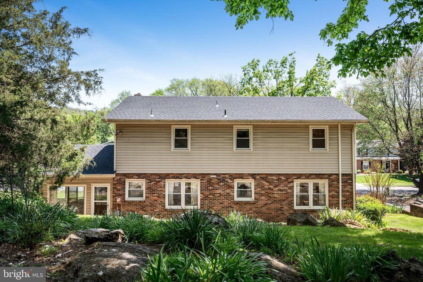 Property Photo: 319 Walker Street VA 22601