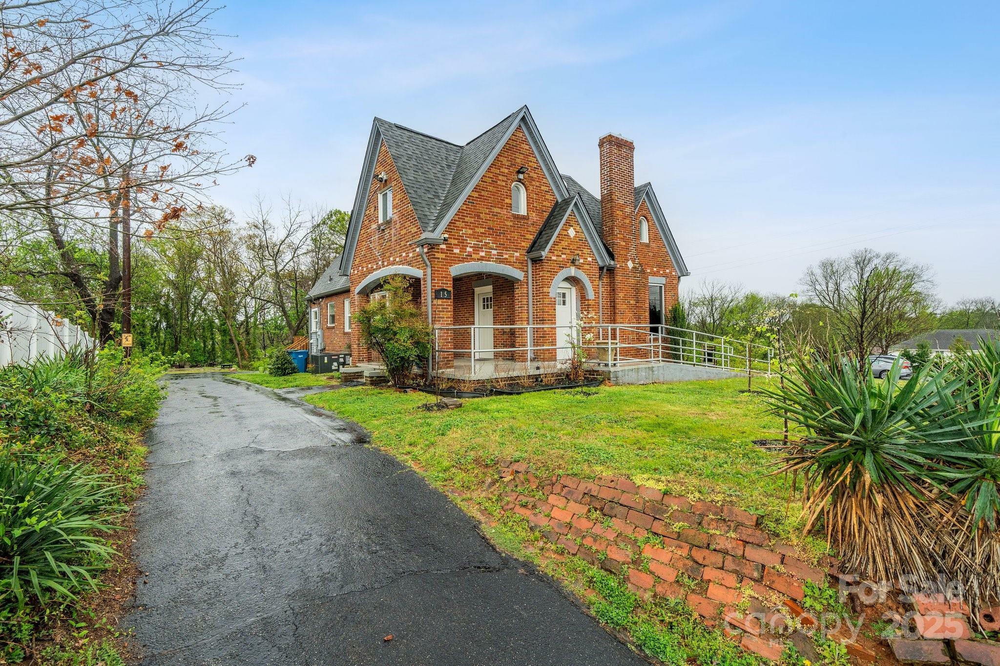 Property Photo: 115 12th Street SW NC 28602