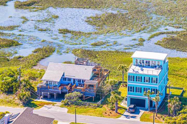 Property Photo: 1604 E Ashley Avenue SC 29439