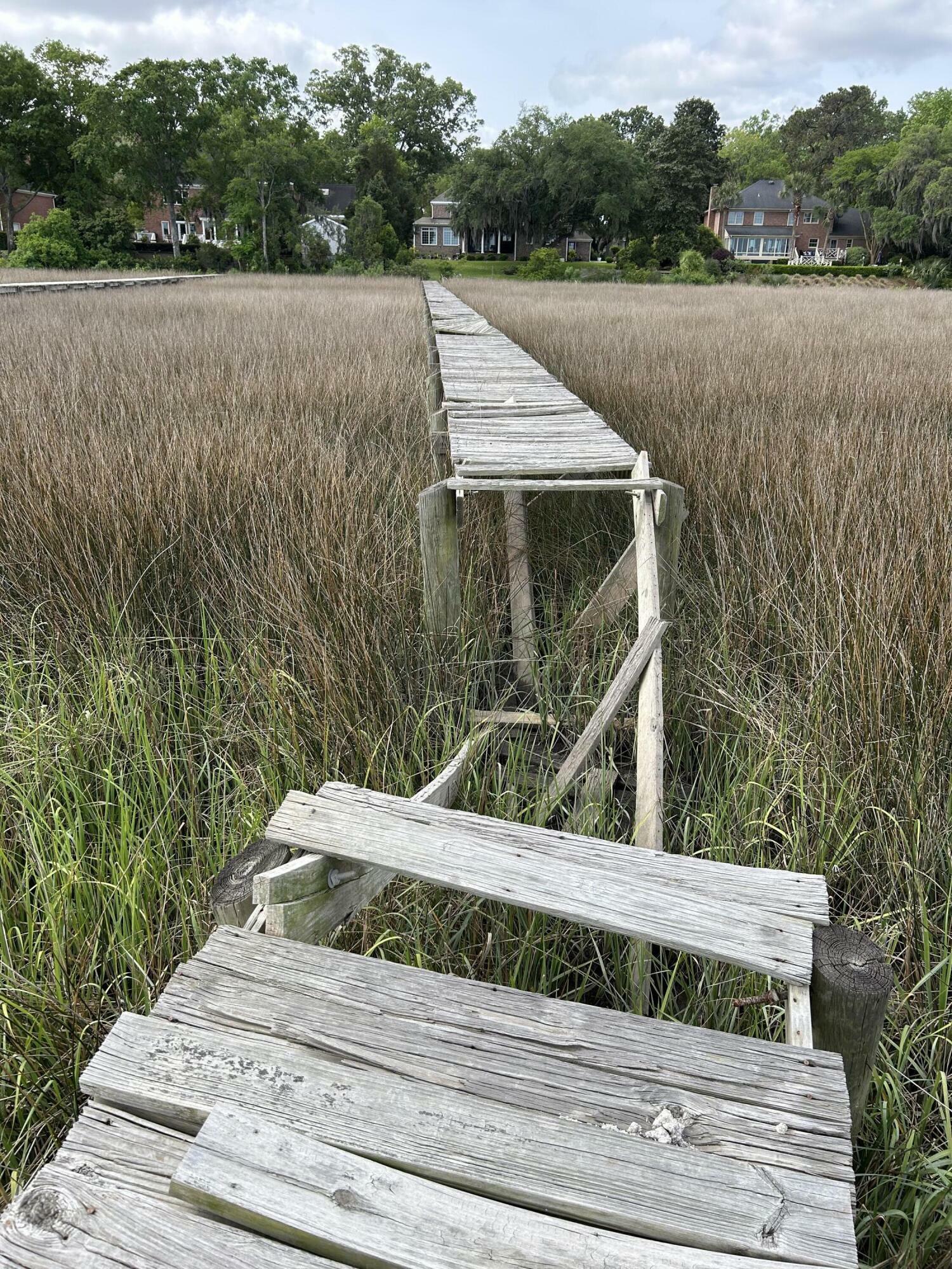 Property Photo: 195 Ashley Hall Plantation Road SC 29407