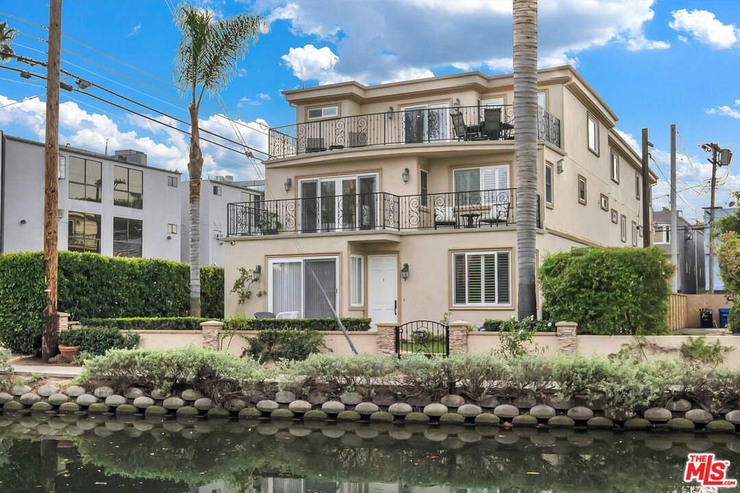 Property Photo: 3000 Grand Canal CA 90291