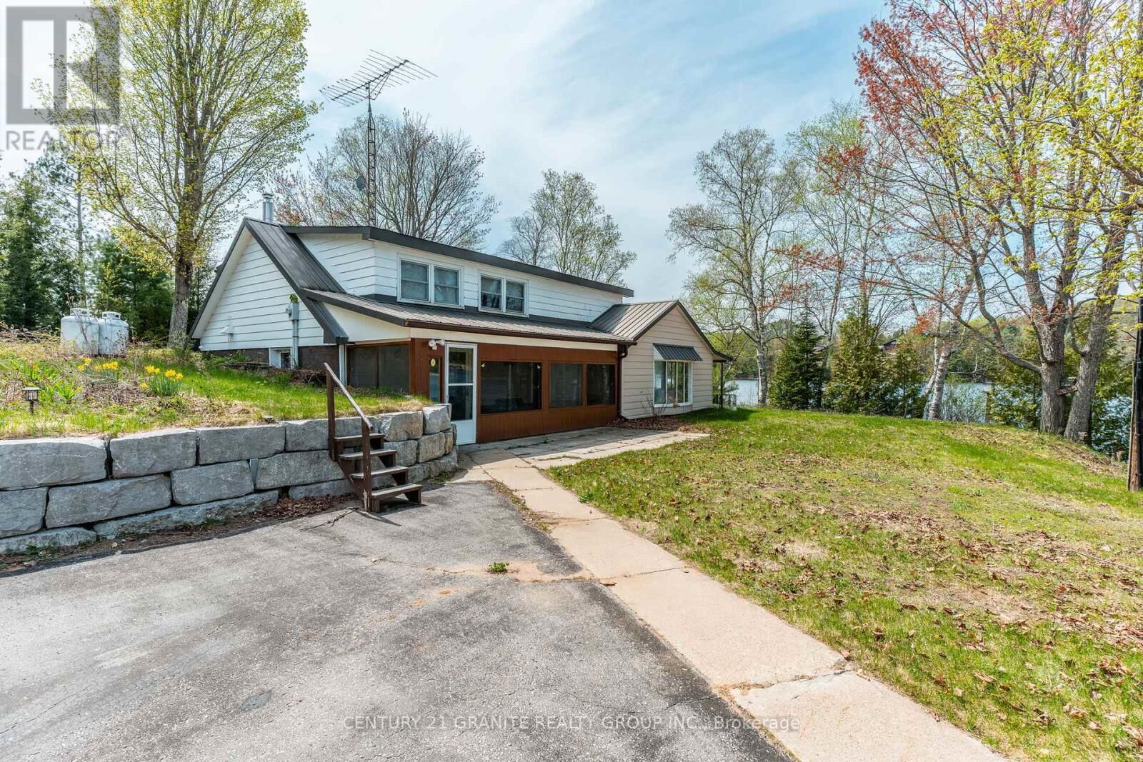 Property Photo:  15 Cryderman Court  ON K0L 1C0 