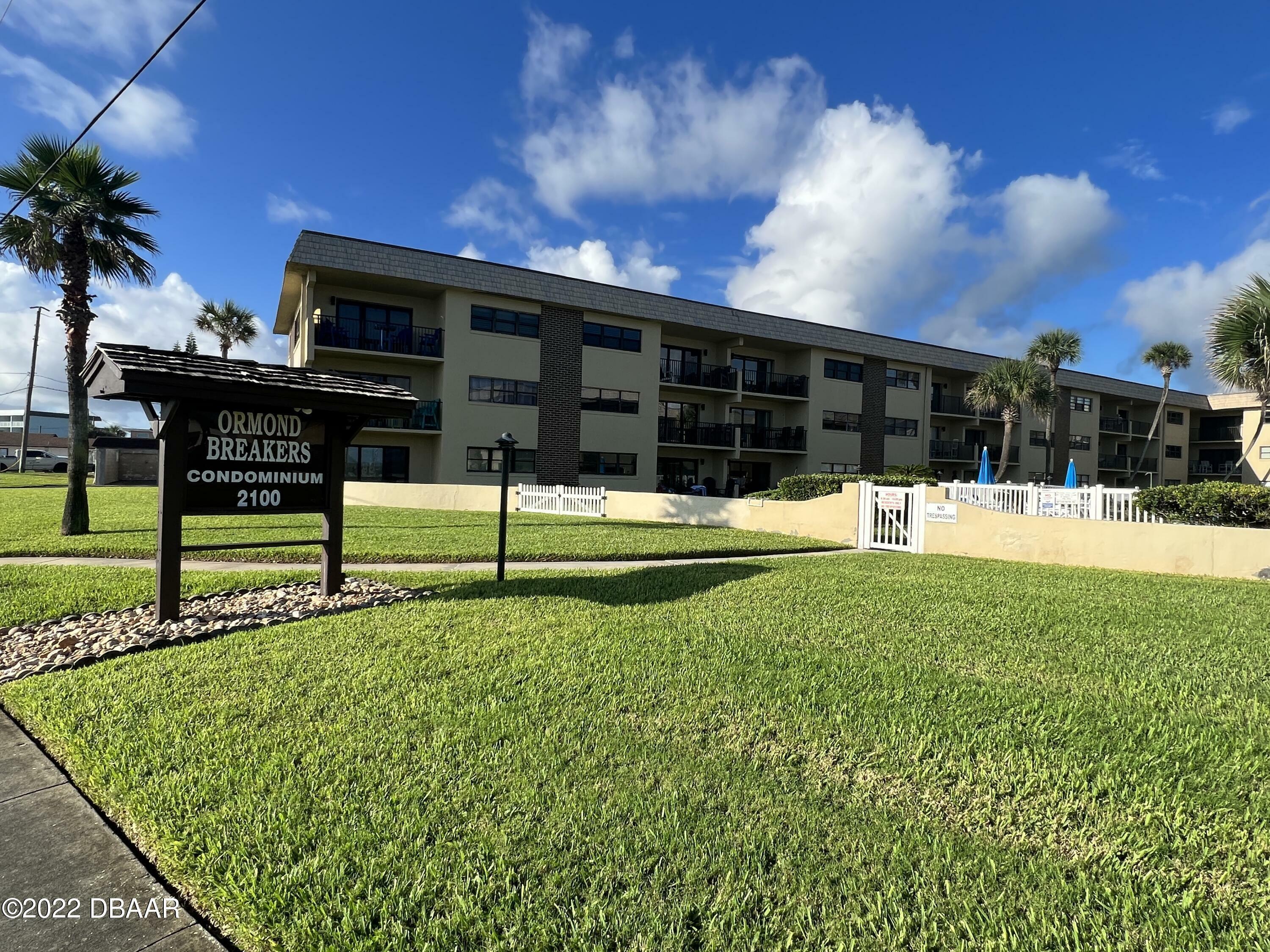 Property Photo: 2100 Ocean Shore Boulevard FL 32176